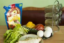 Salades de poitrine de poulet bouillie - simples et savoureuses (9 recettes)